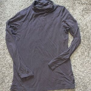 Barely worn light weight turtlneck